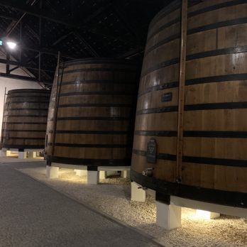 W. & J. Graham & Companhia - Large vats for initial aging - Beer, Wine & Spirits Near Me - Vila Nova de Gaia, 13