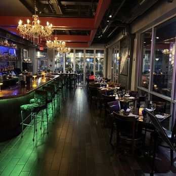 Bites & Bubbles - Dining room - Wine Bars Near Me - Orlando, Florida