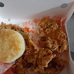 I ordered from here through door dash, ordered 3pc white and was given tenders that were cold. Piss poor service I ordered from here through door dash, ordered 3pc white and was given tenders that were cold. Piss poor service