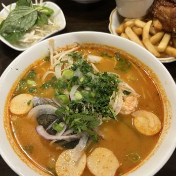 The Pho House - Tom yum soup - Vietnamese Near Me - Astoria, New York The Pho House - Tom yum soup - Vietnamese Near Me - Astoria, New York