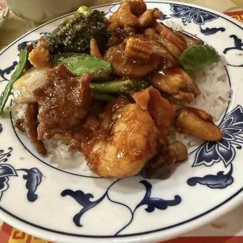 Mandarin House - Mandarin Trio beef chicken shrimp - Chinese Near Me - Downers Grove, Illinois