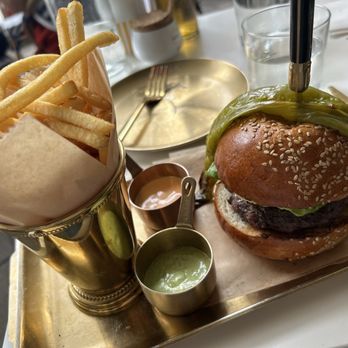 Motek - Waygu 8oz Wagyu Burger - Mediterranean Near Me - Aventura, Florida