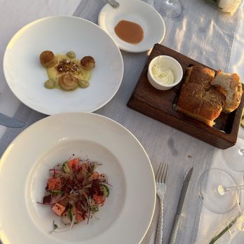 Sunset Monalisa - Scallops, tuna sashimi and fresh bread - Mediterranean Near Me - Cabo San Lucas, BCS Sunset Monalisa - Scallops, tuna sashimi and fresh bread - Mediterranean Near Me - Cabo San Lucas, BCS