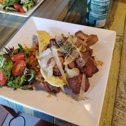 Stuffed avocado with pork tips