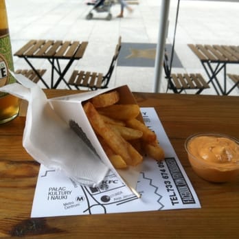 Frytki & Burgery - Frytki belgijskie z sosem 1000 wysp - American Near Me - Warsaw, MZ
