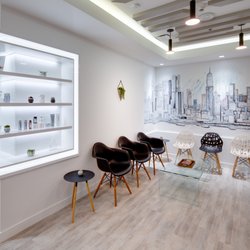 Metropolis Dermatology - Waiting Room