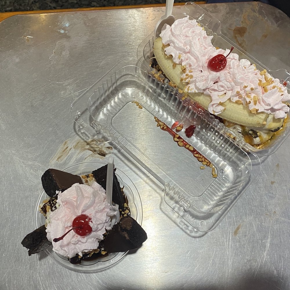 Uncle Ray's Dairyland - Brownie sundae and banana split - Ice Cream & Frozen Yogurt Near Me - Fenton, Michigan Uncle Ray's Dairyland - Brownie sundae and banana split - Ice Cream & Frozen Yogurt Near Me - Fenton, Michigan