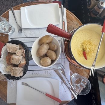 FONDUE HOUSE DU PONT - Cheese was perfect! - Swiss Food Near Me - Luzern, LU FONDUE HOUSE DU PONT - Cheese was perfect! - Swiss Food Near Me - Luzern, LU