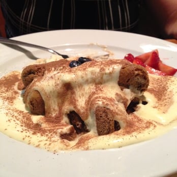 Restaurant Roberto - Tiramisu. A eviter car il nest pas fait comme.la.recette originale. les autres desserts très bons. voir astuce pour details - Italian Near Me - Montreal, Quebec Restaurant Roberto - Tiramisu. A eviter car il nest pas fait comme.la.recette originale. les autres desserts très bons. voir astuce pour details - Italian Near Me - Montreal, Quebec