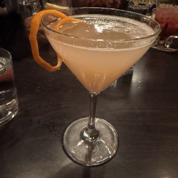 Trivoli Tavern - Peach Bellini-Tini - American Near Me - Chicago, Illinois