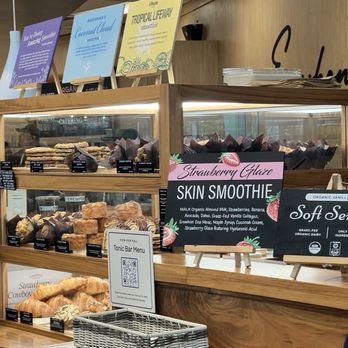 Erewhon - Grocery Near Me - Calabasas, California