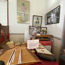Hawaii Heritage Center - Featured musical harps