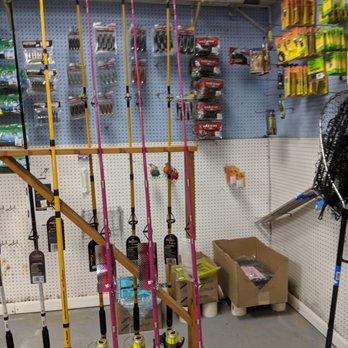 Ceely's Bait Bucket - Hunting & Fishing Supplies Near Me - New Windsor, New York