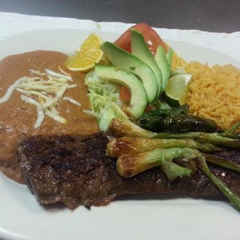 Los Faroles - a plate of mexican food - Mexican Near Me - Houston, Texas Los Faroles - a plate of mexican food - Mexican Near Me - Houston, Texas