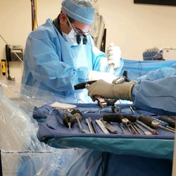 Daniel S Yanni, MD - Dr. Yanni performing Minimally Invasive Spine Surgery