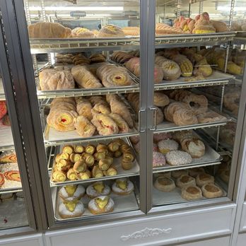 Sheila's Bakery - Bakery treats - Bakeries Near Me - Pontiac, Michigan