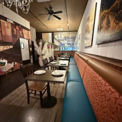 Tha Siam Thai Bistro - Beautiful interior.