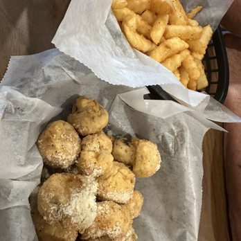 Chicken House - Fried mushrooms and French fries - Chicken Wings Near Me - Sellersburg, Indiana