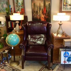 Dog & Duck Antiques and Gifts