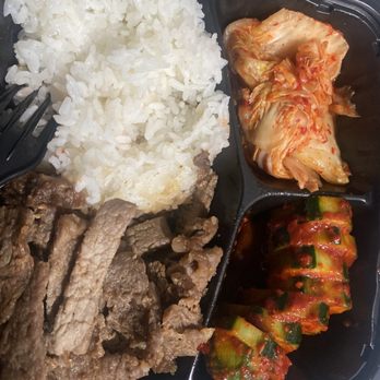 Gogini Korean BBQ - #12 Grilled Beef bulgogi Plate with cucumber and kimchi - Korean Near Me - Bellflower, California Gogini Korean BBQ - #12 Grilled Beef bulgogi Plate with cucumber and kimchi - Korean Near Me - Bellflower, California