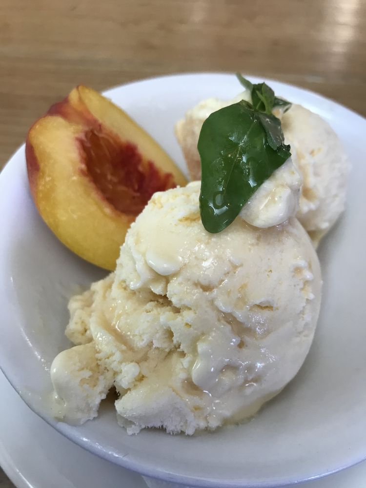 THE GARRISON HOUSE 129 Photos & 111 Reviews 111 Garrison Village