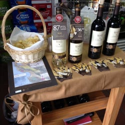 Quaker Lane Wine & Spirits