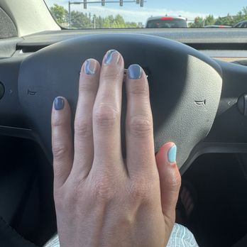 Lacquer Lounge - Nail Salons Near Me - Northbrook, Illinois