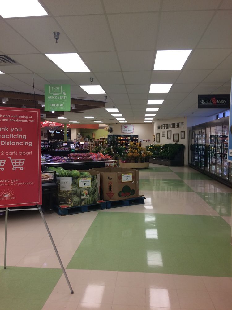 MEDFORD COUNTY MARKET Updated August 2024 160 Medford Plz, Medford