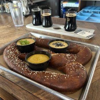 Pilot Project Brewing - Logan Square - Incredible pretzel - Breweries Near Me - Chicago, Illinois Pilot Project Brewing - Logan Square - Incredible pretzel - Breweries Near Me - Chicago, Illinois