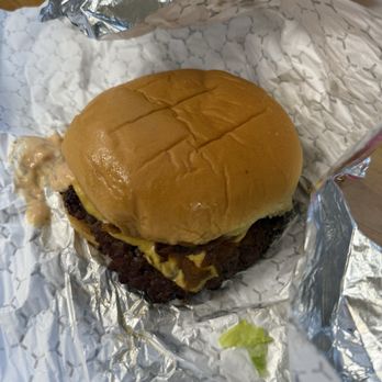 Hyper Fresh - Cheeseburger - Grocery Near Me - Thornhill, Ontario