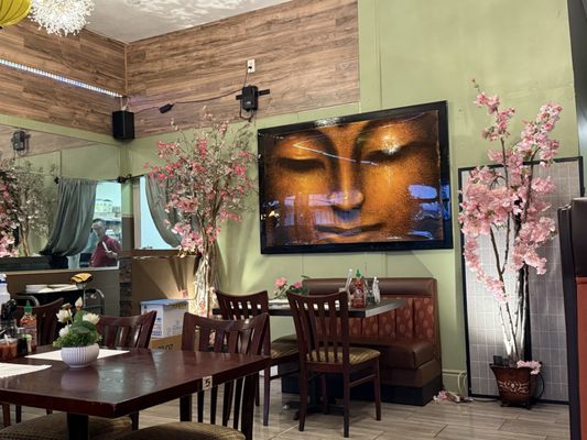 LOTUS BISTRO by null