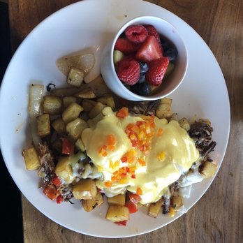 McKay Cottage Restaurant - Hoodoo Hash Benedict - American Near Me - Bend, Oregon