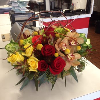 Golden Flowers - Florists Near Me - Glendale, California Golden Flowers - Florists Near Me - Glendale, California