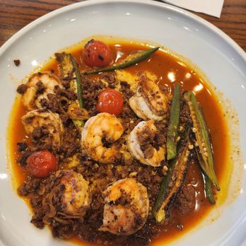 Ember & Iron - Shrimp n grits - American Near Me - Jacksonville, Florida