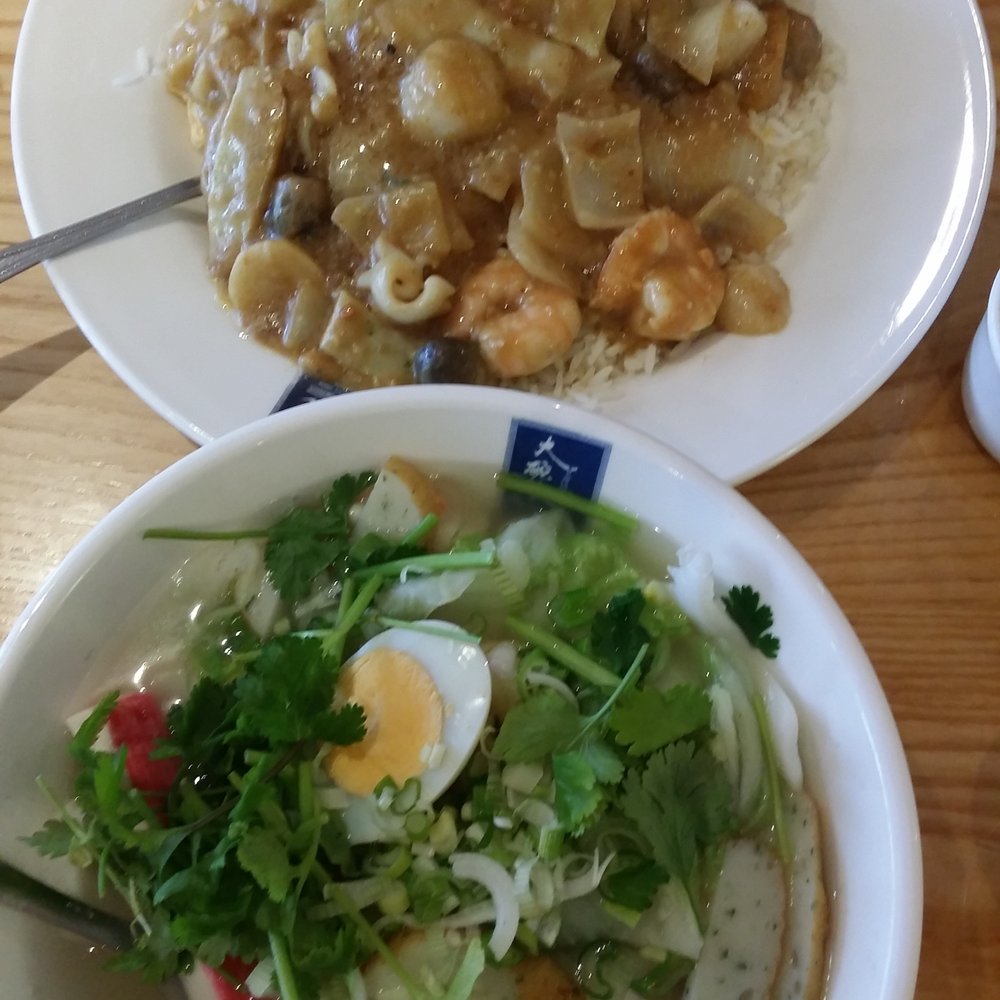 Tai Won Mein - Seafood Satay and RIce; and The House Udon (fish balls, squid, crab, prawns and egg) - Chinese Near Me - London, XGL Tai Won Mein - Seafood Satay and RIce; and The House Udon (fish balls, squid, crab, prawns and egg) - Chinese Near Me - London, XGL