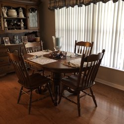 Oak Emporium of Tampa Bay - Dining room table & Chairs