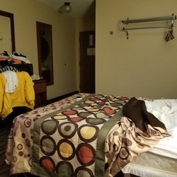 Dexter Inn - Sheets were filthy. Look like they have not been changed in months!