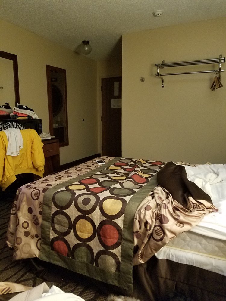 DEXTER INN Updated September 2024 10 Photos & 13 Reviews 1807 W