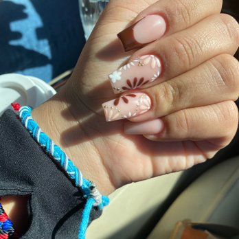 Modern Nails Lounge Spa - Nail Salons Near Me - Austin, Texas