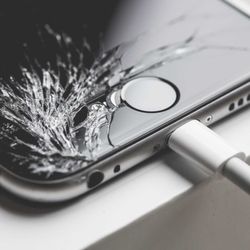 EZ -Tech Wireless - Cracked Screen Repairs