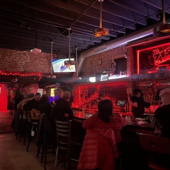 715 Club - people sitting at a bar watching televisions - Dive Bars Near Me - Denver, Colorado 715 Club - people sitting at a bar watching televisions - Dive Bars Near Me - Denver, Colorado