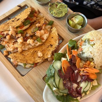 La Villa Grill & Bar - Shrimp tacos - Mexican Near Me - Portland, Oregon
