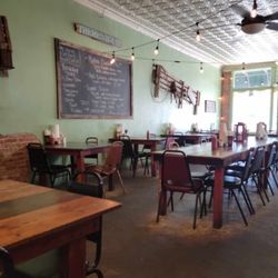 Hen House Cafe - Restaurant