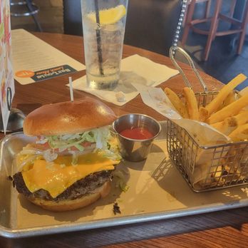Bar Louie - Winter Park - Chef's Burger - Bars Near Me - Winter Park, Florida