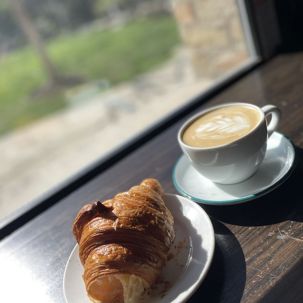 Ipsento 606 - Cappuccino & croissant - Coffee & Tea Near Me - Chicago, Illinois Ipsento 606 - Cappuccino & croissant - Coffee & Tea Near Me - Chicago, Illinois
