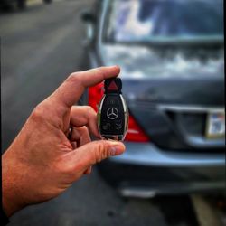Lock Busters - 2011 Mercedes-Benz S550. All keys lost.