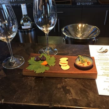 J Dusi Wines - $10 tasting fee paired with dried fruit, nuts, and chocolate - Wine Tasting Room Near Me - Paso Robles, California J Dusi Wines - $10 tasting fee paired with dried fruit, nuts, and chocolate - Wine Tasting Room Near Me - Paso Robles, California