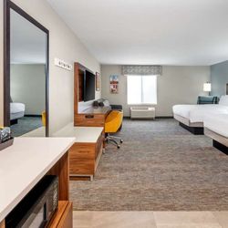 Hampton Inn Mitchell - Guest room
