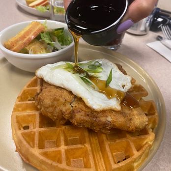 Hanky's Family Restaurant - Chicken waffles - Canadian (New) Near Me - Hope, British Columbia