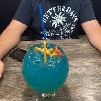 Captain Brad's Coastal Kitchen - Drink - Seafood Near Me - Tomball, Texas